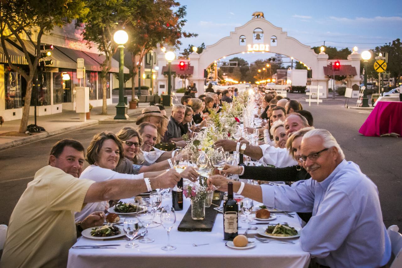 Bordeaux Inn Лодай Екстер'єр фото